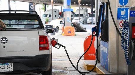 Llenar el tanque de gasolina de tu auto es una práctica común, pero seguramente te has preguntado si puedes echarle diferentes tipos de combustible. EL INFORMADOR/ ARCHIVO.