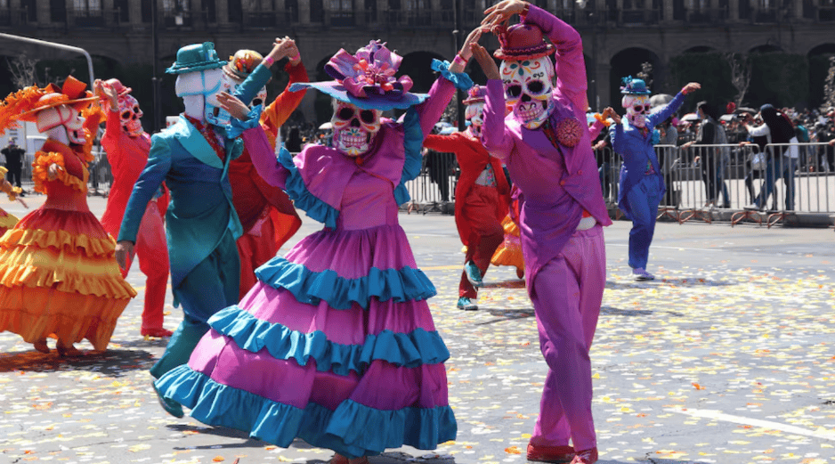 El Zócalo de la Ciudad de México suele convertirse en uno de los principales puntos de celebración durante el Día de Muertos. SUN