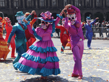 El Zócalo de la Ciudad de México suele convertirse en uno de los principales puntos de celebración durante el Día de Muertos. SUN