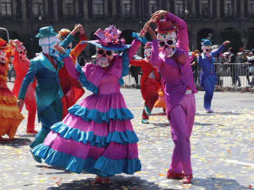 El Zócalo de la Ciudad de México suele convertirse en uno de los principales puntos de celebración durante el Día de Muertos. SUN