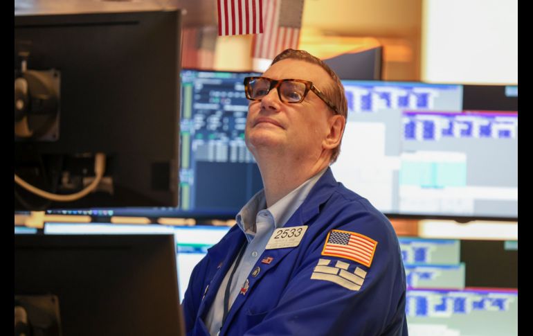 La semana pasada, el S&P 500 y el Nasdaq acumularon ganancias, pero esta nueva semana comenzó con pesimismo. EFE/S. Yenesel