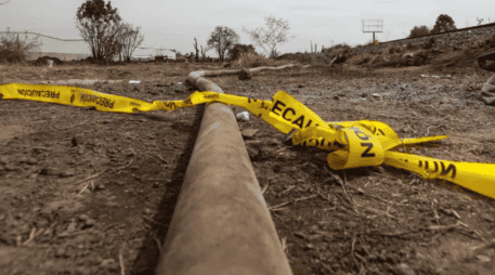 Los elementos castrenses localizaron, adheridos en el ducto de Pemex, cuatro tomas clandestinas, y al seguir las mangueras, localizaron un centro de acopio. EL INFORMADOR / ARCHIVO