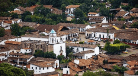 Si buscas un Pueblo Mágico de Jalisco con calles empedradas, arquitectura tradicional y paisajes de montaña, San Sebastián del Oeste es uno de los destinos que vale la pena conocer.
