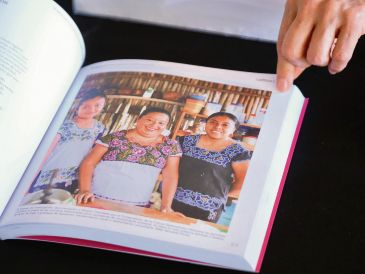 El libro “Cocina Tradicional Mexicana. Quince años como Patrimonio Cultural Inmaterial de la Humanidad” reúne textos de 28 especialistas, entre cocineras tradicionales y chefs. ESPECIAL