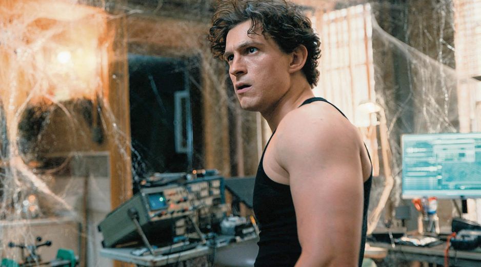 Escena protagonizada por Tom Holland, quien interpreta al superhéroe. AFP