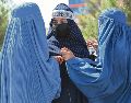 Mujeres de Kandahar durante las celebraciones por el quinto aniversario del regreso de los talibanes.  AFP