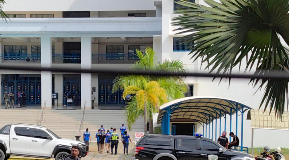 El tiroteo tuvo lugar en la escuela católica Ateneo de Zamboanga, que suspendió las clases durante dos días, mientras colabora con las autoridades en las primeras investigaciones. EFE/L. CASTILLO