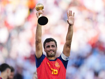 Rodri, Balón de Oro en 2024, llega al Camp Nou con el honor de haber sido el capitán de España en el camino hacia el título en el Mundial 2026. AP / ARCHIVO