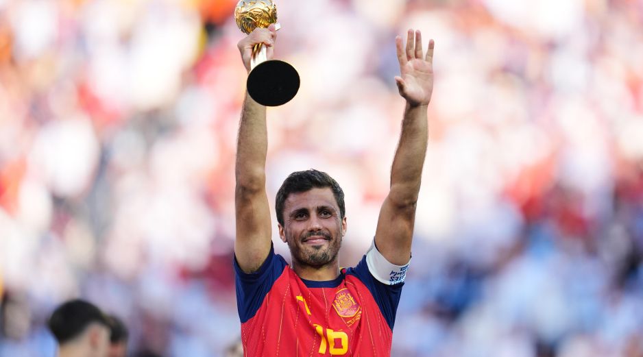 Rodri, Balón de Oro en 2024, llega al Camp Nou con el honor de haber sido el capitán de España en el camino hacia el título en el Mundial 2026. AP / ARCHIVO