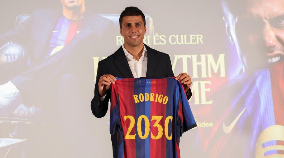 El reto para Rodri será trasladar toda su experiencia para ser el punto de equilibrio del medio campo en el Barcelona. EFE / Q. García