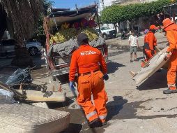 Los escuadrones de limpieza de Guadalajara Limpia también participaron en las labores, principalmente en las calles Hacienda Ciénega de Mata y Hacienda de los Cedros. CORTESÍA