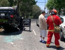 Elementos de la Coordinación Municipal de Protección Civil y Bomberos de Guadalajara acudieron al punto tras el choque. ESPECIAL/Protección Civil Guadalajara