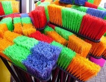 Conoce cómo limpiar las zonas altas del hogar y combatir las telarañas mediante un sencillo truco de limpieza que requiere únicamente una escoba y un paño húmedo. ESPECIAL/PEXELS