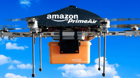 Actualmente cientos de miles de paquetes ya han sido entregados por drones de Amazon este año, pero incluso después de esta expansión, esos aparatos seguirán manejando solo una fracción de los cientos de millones de entregas de paquetes cada año. ESPECIAL