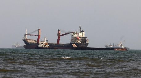 Por esta vía marítima circula aproximadamente 20% del flujo mundial de petróleo, por lo que cualquier interrupción en su operación podría generar presiones sobre los precios internacionales del crudo. AFP / ARCHIVO