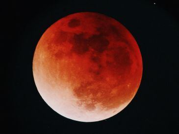 La Luna de Sangre es provocada por un eclipse lunar total. UNSPLASH
