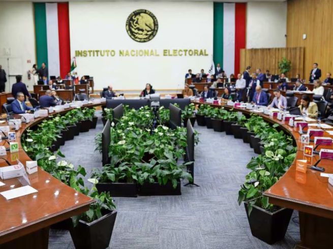 En su presupuesto, el INE destinó 4 millones 78 mil 685 pesos al eventual proceso de Revocación de Mandato. ESPECIAL