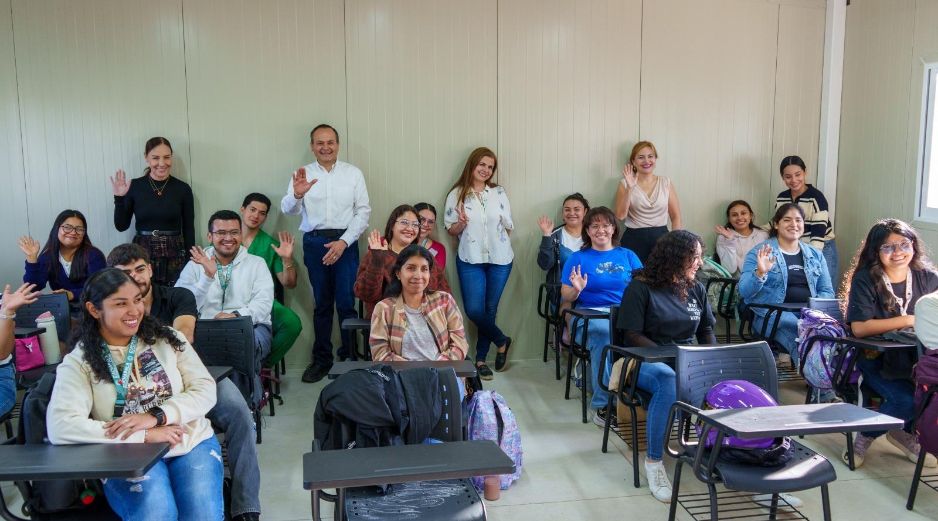 Ayer, 606 estudiantes comenzaron una nueva etapa de formación profesional en el Centro Universitario de Chapala. CORTESÍA