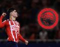 Tras días de negociaciones, Chivas y Olympiacos llegaron a un acuerdo para el traspaso de "La Hormiga" González. IMAGO7 / ARCHIVO