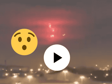 El video de las luces rojas en el cielo nocturno de San Luís Potosí  rápidamente saltó a plataformas como X y Facebook. ESPECIAL / X
