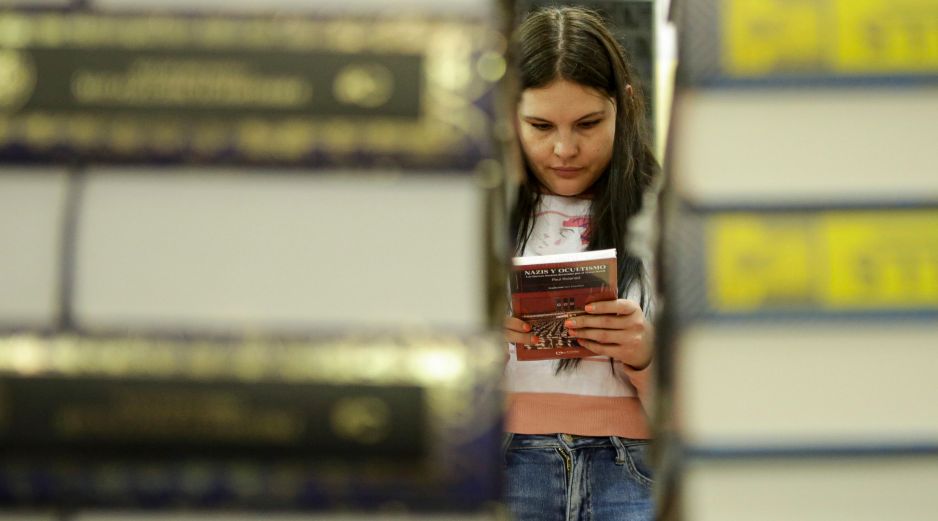Conoce los beneficios de leer ficción por encima de otras clases de literatura. EL INFORMADOR / ARCHIVO