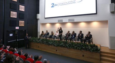 Tras la inauguración del congreso, expertos en inteligencia artificial participaron en el panel inaugural 