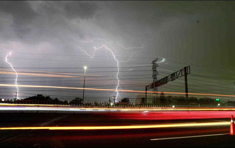 Las lluvias más intensas pueden venir acompañadas de descargas eléctricas y la posibilidad de caída de granizo. SUN/V. Rosas