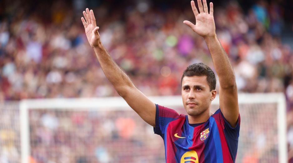 El centrocampista del Barcelona Rodri en la presentación previa al partido de su equipo ante el Al Ahly, correspondiente al Trofeo Joan Gamper. EFE/Q. García