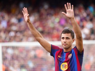 El centrocampista del Barcelona Rodri en la presentación previa al partido de su equipo ante el Al Ahly, correspondiente al Trofeo Joan Gamper. EFE/Q. García