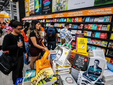 La curaduría de esta propuesta literaria fue encomendada a un equipo de especialistas, editores y periodistas que revisaron más de 200 perfiles de escritores con al menos una novela publicada en español. EL INFORMADOR/A. Navarro