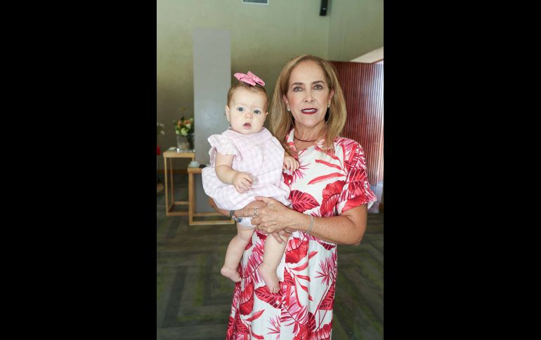 Valentina Becerril y Verónica Ladrón de Guevara. GENTE BIEN JALISCO / Bridal shower Maki Iturbide Chavira