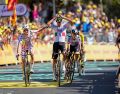 Isaac del Toro se mantiene entre los ciclistas con mejor desempeño y logró subir al podio. EFE/A. García
