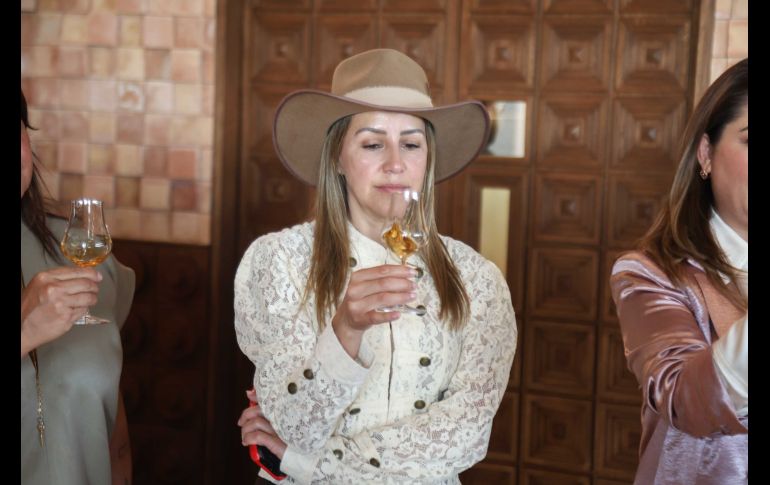 Karina Manterola. GENTE BIEN JALISCO / Apertura de Restaurante OYA y lanzamiento de Clase Azul Tequila Pink Edición Limitada 2026
