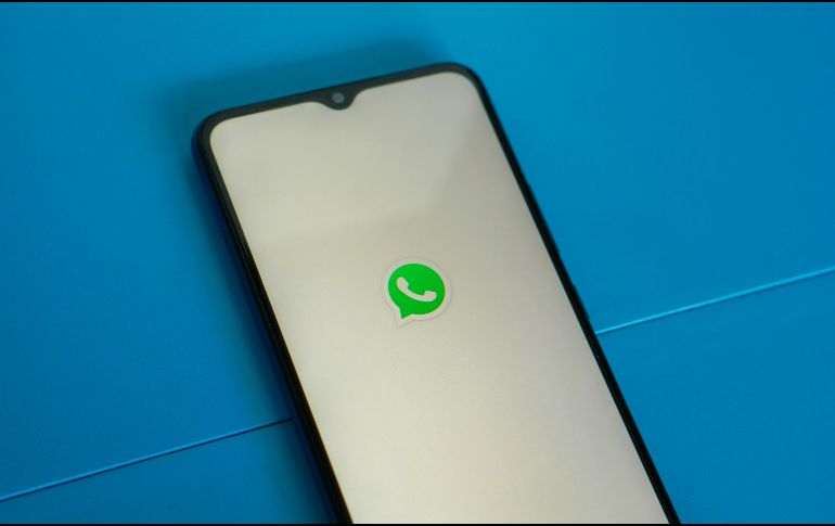Cuando WhatsApp falla, se pueden tener problemas para recibir archivos como fotos o videos. UNSPLASH / M. ZATIVA