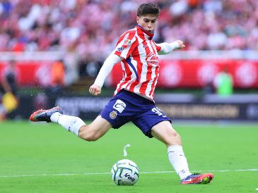 González deja Chivas para unirse al futbol europeo. IMAGO7/ J. CUBEYRO