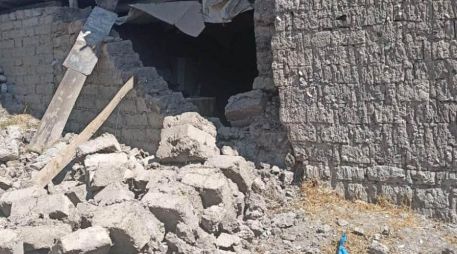 Fotografía tomada a traves de rastreo de redes que muestra los daños en una vivienda tras el terremoto de magnitud 7.2 en la región andina de Ayacucho. EFE