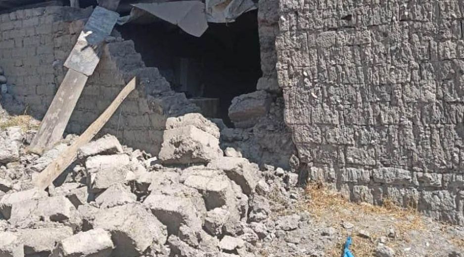 Fotografía tomada a traves de rastreo de redes que muestra los daños en una vivienda tras el terremoto de magnitud 7.2 en la región andina de Ayacucho. EFE