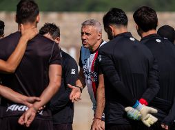 Mientras Crespo acumula alternativas defensivas, los Zorros apenas cuentan con dos delanteros nominales para el Apertura 2026. CORTESÍA/ATLAS FC.