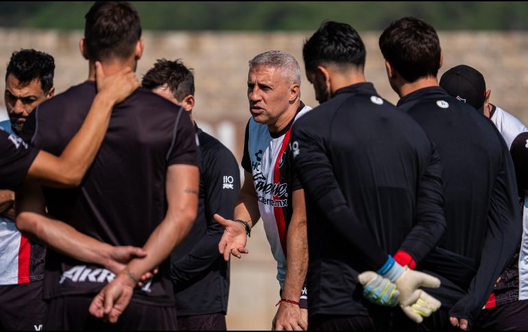 Mientras Crespo acumula alternativas defensivas, los Zorros apenas cuentan con dos delanteros nominales para el Apertura 2026. CORTESÍA/ATLAS FC.