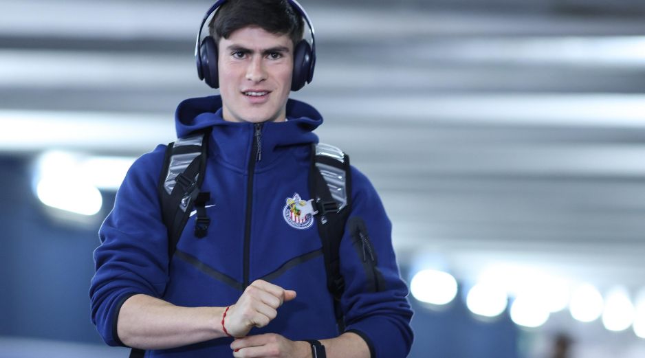 Armando González llega al Olympiacos tras marcar 25 goles con Chivas en todas las competencias, pero tendrá que pelear por minutos ante Ayoub El Kaabi y Mehdi Taremi. IMAGO7.