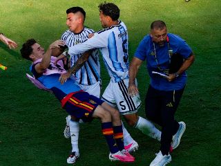 Las disposiciones forman parte de las medidas adoptadas por la FIFA después del análisis de los casos relacionados con incidentes ocurridos durante la Copa Mundial 2026. AP / ARCHIVO