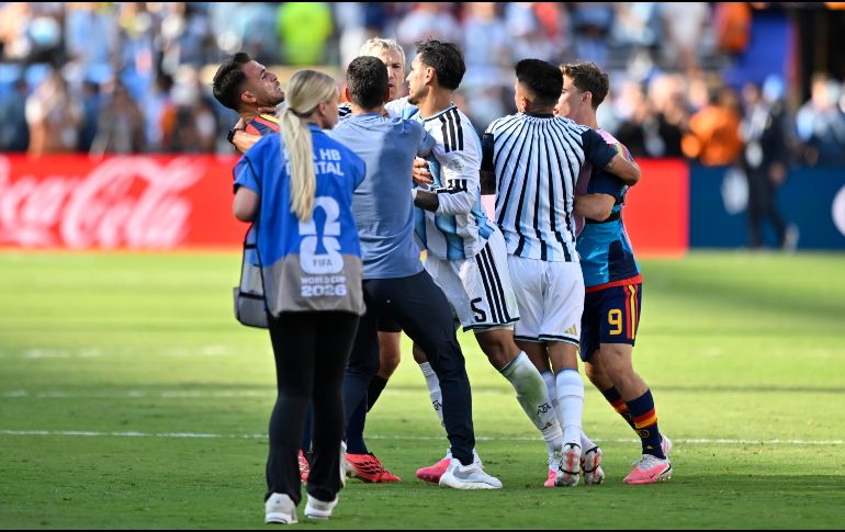 El castigo más fuerte recayó sobre Leandro Paredes: diez juegos de suspensión y 90 mil dólares de multa. IMAGO7