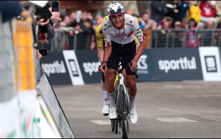 El mexicano Isaac del Toro recorta seis segundos al líder Louis Barré en la Vuelta a Alemania. EFE