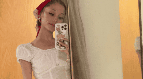 La cantante se suma a una larga lista de artistas que han solicitado públicamente a Washington que no empleen las letras de sus canciones en publicaciones propagandísticas del Gobierno. ESPECIAL/Instagram @arianagrande