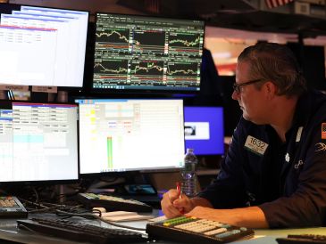Las tensiones en Medio Oriente y un temor cada vez más intenso por la inflación marcaron el ritmo de Wall Street en la penúltima semana de agosto. EFE/S. Yenesel