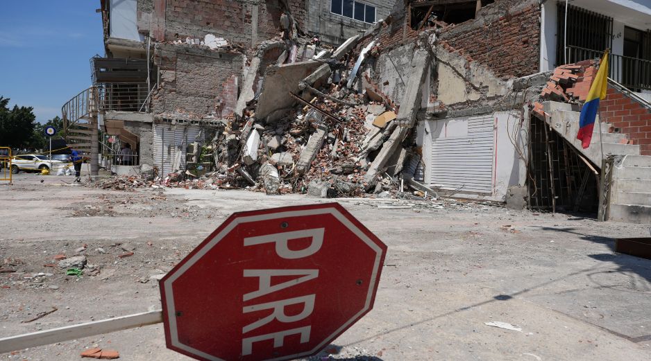 Fotografía que muestra las ruinas de un local comercial afectado por el sismo de 7.4 de magnitud que azotó a Colombia el pasado 10 de agosto, en Cali. EFE/E. Guzmán