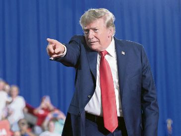 El presidente Donald Trump, advirtió que buscará un “nuevo acuerdo” comercial que resulte mucho más ventajoso para EU. AFP