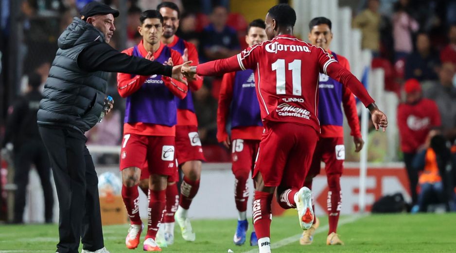 Helinho abrió el marcador con un golazo. IMAGO7/R. Vadillo