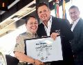 El gobernador Pablo Lemus reconoció la vocación y años de servicio de los elementos de Protección Civil y Bomberos de Jalisco. ESPECIAL