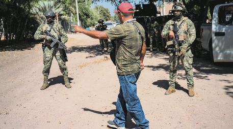 Elementos de seguridad participan en acciones contra grupos criminales en Sinaloa. AFP
